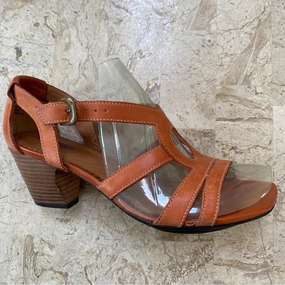 Leather Upper Open Toe Closed Back Elegant Sandal Indigo by Clarks Size 8 M